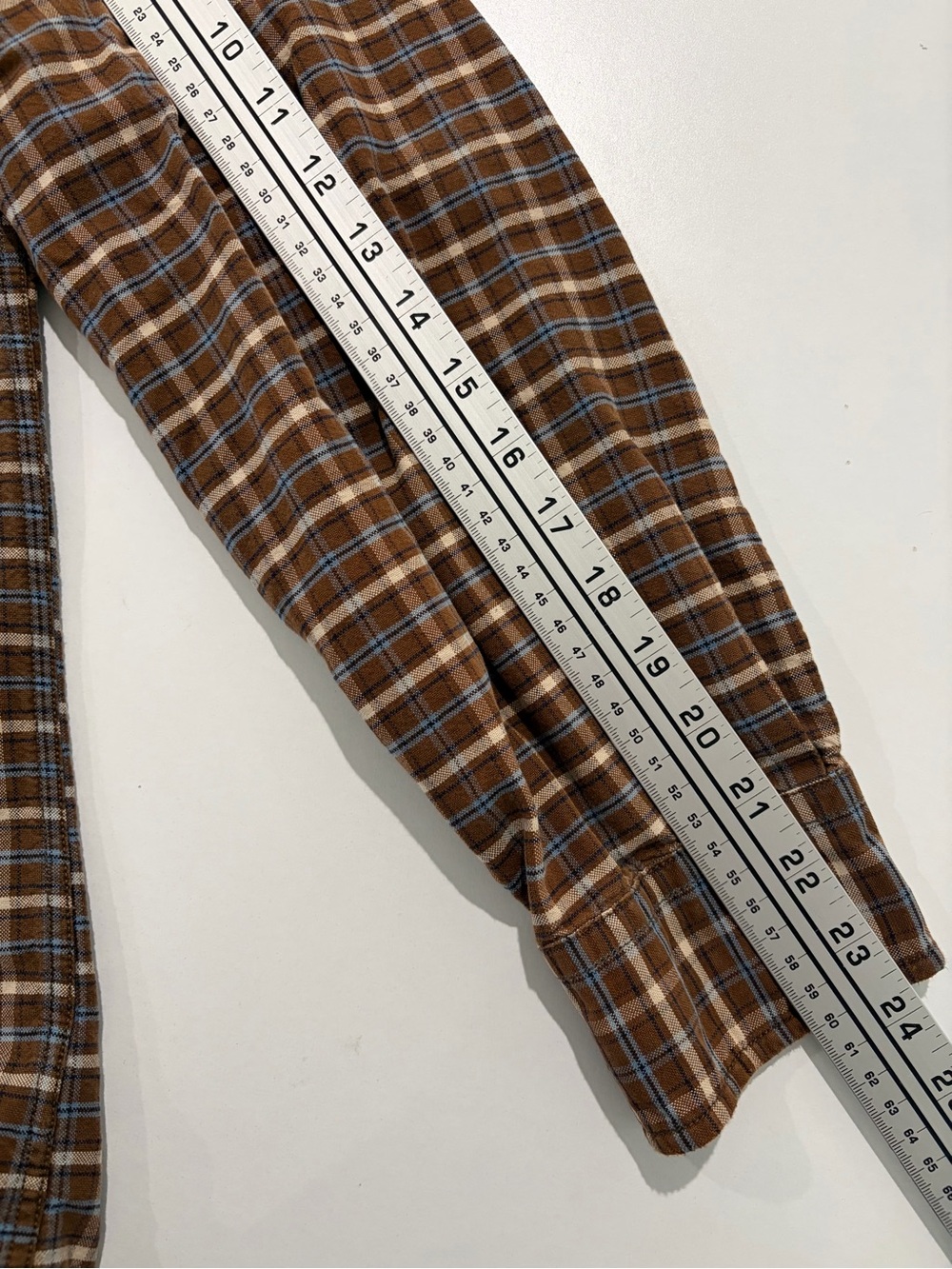 Brown Plaid 100% Cotton Flannel Long-sleeve Button Down Shirt (XL) - Picture 6 of 9
